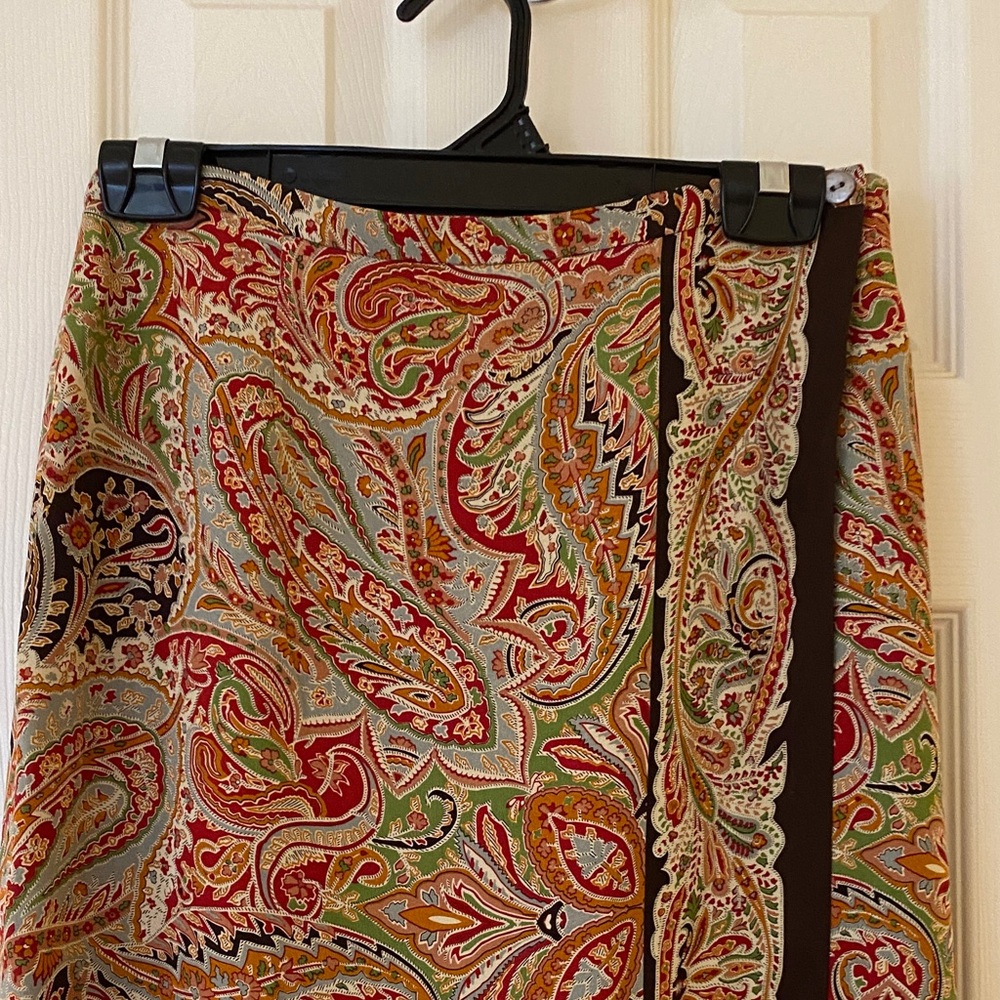 Harold's Paisley Pencil Skirt - Red and Green - Picture 4 of 5